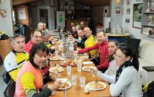 Déjeuné à la fourchette avant l'effort