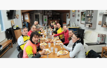 Déjeuné à la fourchette avant l'effort